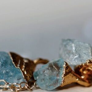 March Raindrops Necklace · Aquamarine